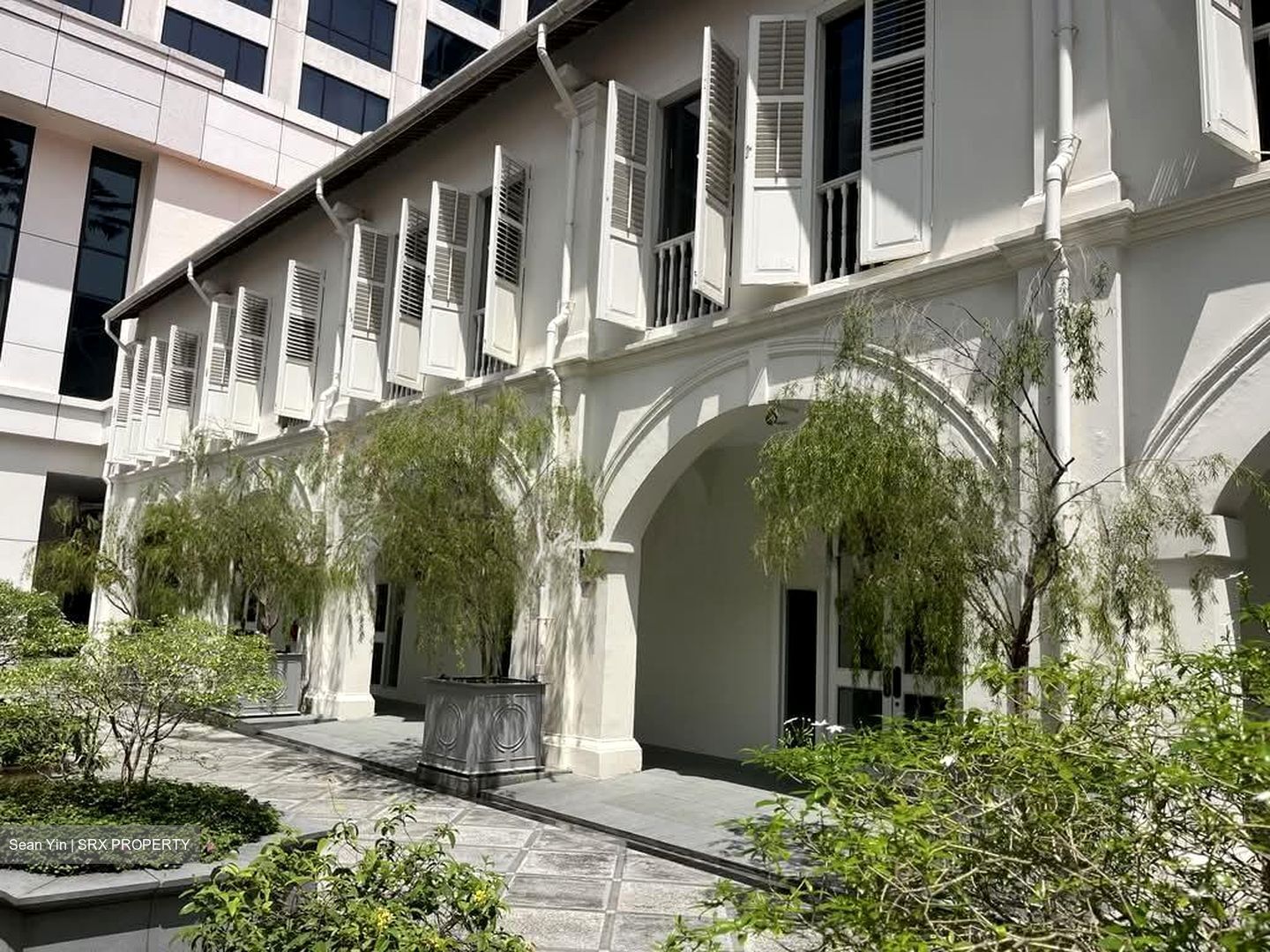 City Hall Square (D6), Retail #563615451